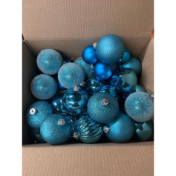 Unknown Other - 36 Christmas bulbs!